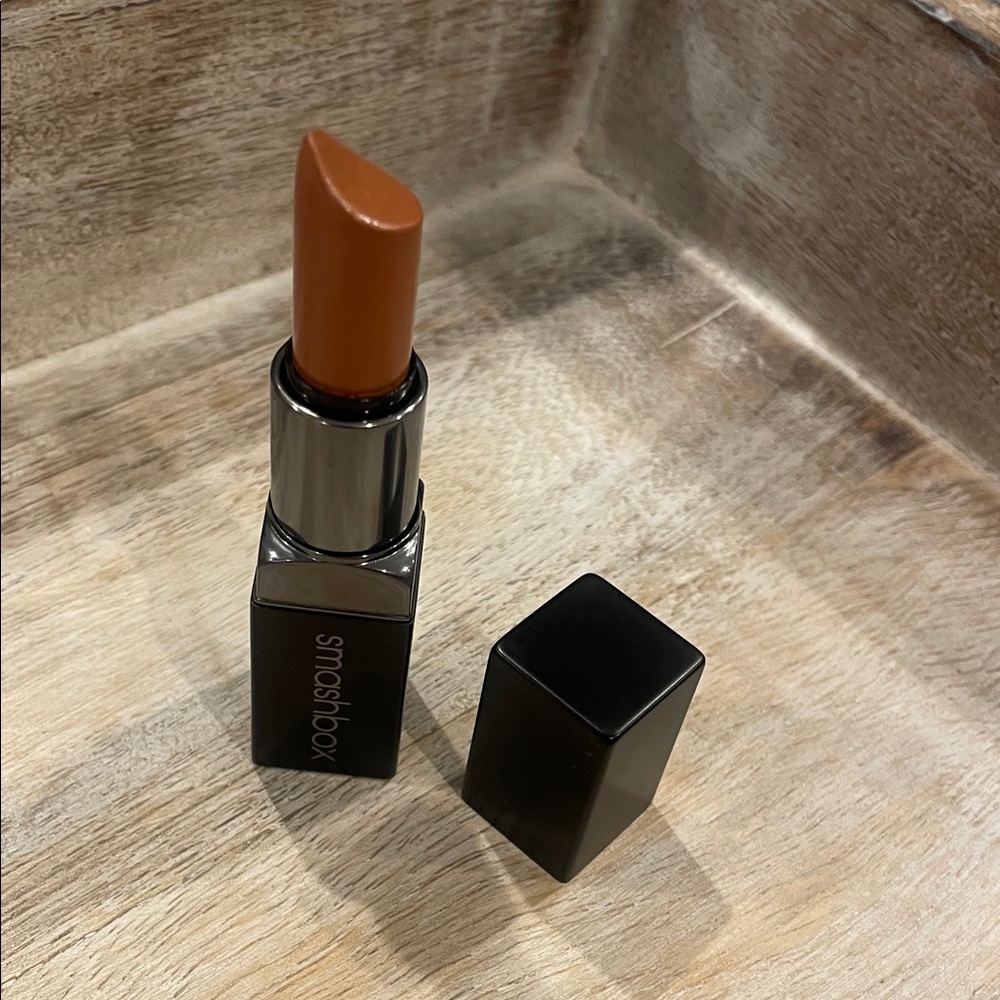 Smashbox Satin Lipstick (Chai)